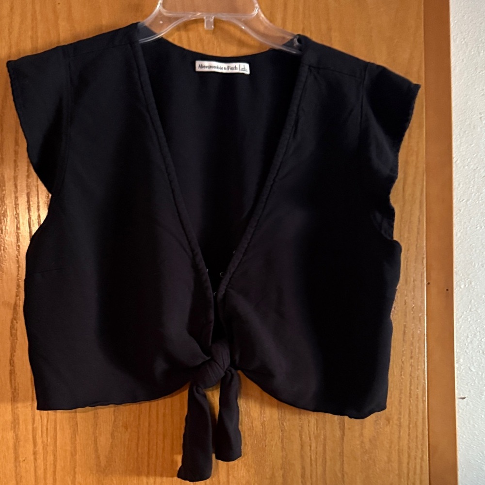 Abercrombie & Fitch Tie-Front Top, size Large